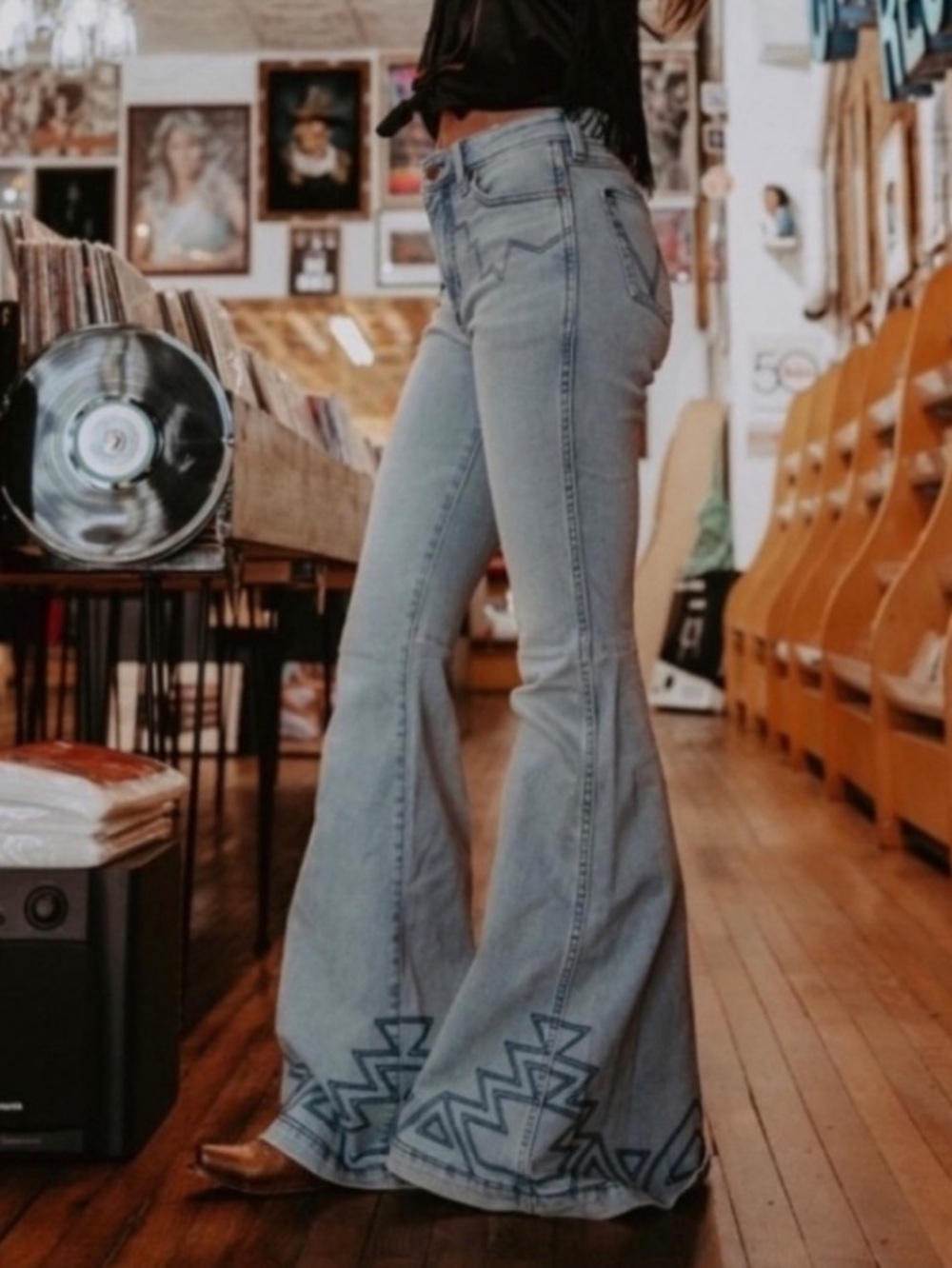 Wrangler Retro Embroidered High Rise Flare Jeans - Picture 2 of 9